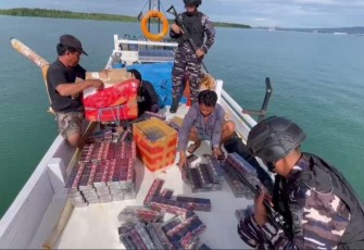 TNI AL saat Gagalkan Upaya Penyelundupan Ribuan Rokok Ilegal 