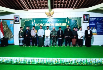 Danramil 0801/05 Nawangan Saat Hadiri Pengajian Akbar Penutupan KKN Mahasiswa STAINU Pacitan