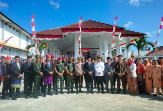 Foto bersama Dandim 1310/Bitung, Letkol Czi Hanif Tupen, Kalapas Kelas IIB Bitung, Edi Kuhen, bersamamu Walikota dan Wakil Walikota Bitung beserta unsur Forkompinda lainnya.