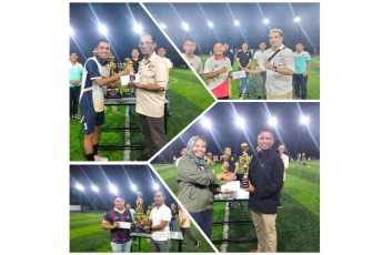 Penyerahan Piala kepada para manager pemenang turnamen Jurnalis Cup 1 Piala Walikota dan Wakil Walikota Bitung dalam memperingati hari lahir Pancasila 1 Juni 2025.