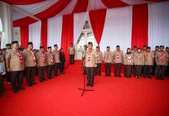 Gubernur Kepulauan Riau Ansar Ahmad saat memimpin Upacara Peringatan Hari Pramuka ke-64 Tingkat Provinsi Kepri di halaman Gedung Daerah, Tanjungpinang, Jumat (15/8/2025).