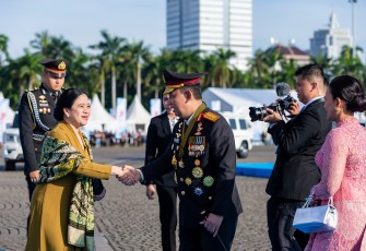 Ketua DPR RI Puan Maharani saat menghadiri upacara dan syukuran Hari Bhayangkara ke-79.