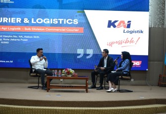Kolaborasi KAI Logistik dan ITL Trisakti Dukung Mahasiswa Raih Gelar 