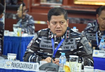 Pangkoarmada III Laksda TNI Hersan 