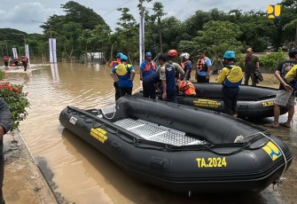 Kementerian PU sigap darurat banjir di Kota Bekasi, Selasa (4/3)