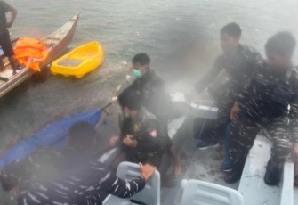 Evakuasi mayat tanpa identitas di perairan dusun Bauluangan 