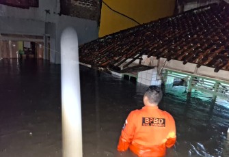 Kondisi banjir di pemukiman warga di wilayah Kab. Bandung, Jawa Barat pada Sabtu (15/3)