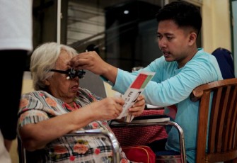 Berbagi kebaikan ramadan di panti Werdha Solo