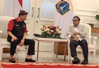 Ketum Ormas Madas KRH. HM. Jusuf Rizal dengan Gubernur DKI Jakarta Pramono di Balai Kota, Jum'at (21/3)