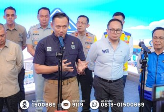 Menko AHY saat memberikan keterangan pers 