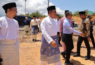 Mendiktisaintek Tinjau Lokasi Pembangunan Sekolah Garuda di Dompak