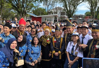 Program Revitalisasi Sekolah Semarakkan Peringatan Hardiknas Hingga ke Pelosok Timur Indonesia