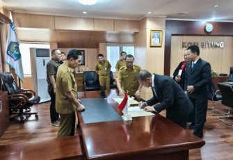 Foto pelantikan dua pejabat eselon II Pemkot Bitung