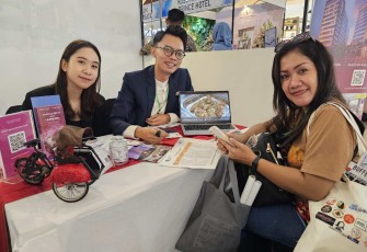Stand Favehotel Solo Baru dan Favehotel Manahan Solo di Bengawan Solo Travel Mart 2025, Kamis (8/5)