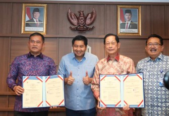 Kasad Jenderal TNI Maruli Simanjuntak usai penandatanganan MoU dengan BCA di Jakarta 