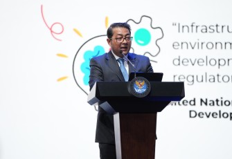 Menekraf paparkan Strategi 5 tahun pengembangan talenta dan Infrastruktur ekonomi kreatif di Forum ICI 2025, Plennary Hall JICC, Jakarta (12/06/25)