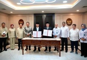 MoU Kemenkop bersama Kemnaker di Jakarta, Selasa (1/7)
