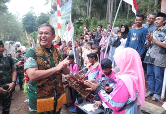 Kepala Staf Angkatan Darat (Kasad) Jenderal TNI Maruli Simanjuntak, M.Sc., meresmikan fasilitas pengairan dan pipanisasi pertanian di Desa Legok, Kecamatan Bantarkawung, Kabupaten Brebes, Selasa (5/8/2025)