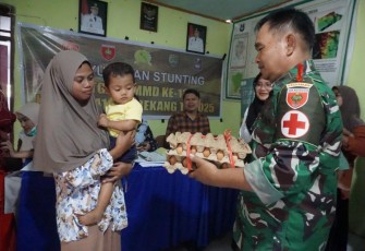 Penyuluhan stunting warga di lokasi TMMD Kodim Enrekang 