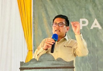 Deputi Bidang Pengembangan Usaha Koperasi Kemenkop Panel Barus 