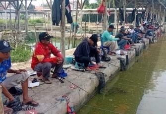 Lomba mancing merdeka KJD di pemancingan Indra, Kelurahan Cilangkap, Sabtu (9/8)