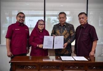 Wamenkop Ferry Juliantono saat MoU kerja sama dengan KGN di Jakarta, Kamis (14/8)