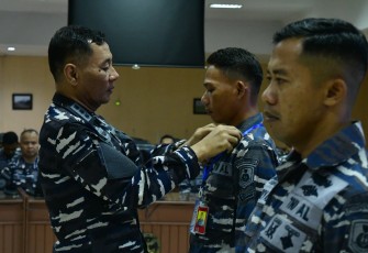 Sebanyak 40 prajurit dari berbagai satuan dijajaran Pusat Penerbangan TNl Angkatan Laut (Puspenerbal) mengikuti Pelatihan Teknis Pengawak Alat Komunikasi (Alkom) Pangkalan Tahun 2025