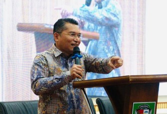 Deputi bidang kelembagaan dan digitalisasi koperasi Kemenkop, Henra Sarahih