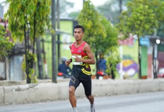 Brian Yakob raih juara 1 katagori 10K