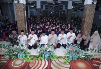 Wakil Menteri Desa dan Pembangunan Daerah (Wamendes PDT) Ahmad Riza Patria hadiri Peringatan Hari Santri 2025 yang digelar Pondok Tahfidh Yanbu’ul Qur’an 5 Tegal, Rabu (5/11)