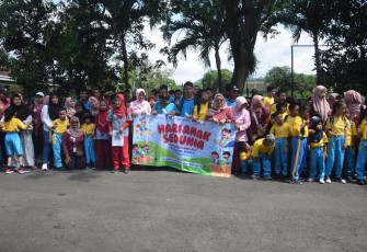 Siswa SLB Kemala Bhayangkari 1 Trenggalek Belajar Wasbang di Kodim 0806