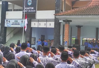 Danramil 0801/03 Arjosari Ikuti Upacara Dalam Rangka HUT Korpri ke 54, PGRI Ke 80, dan Dharma Wanita Ke 26