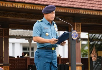 Asisten Operasi Panglima Komando Lintas Laut Militer (Asops Pangkolinlamil) Kolonel Laut (P) Sobarudin, M.Tr.Hanla