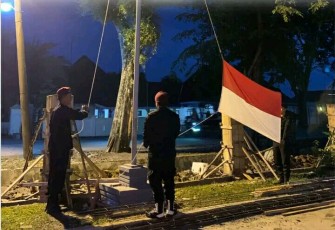 Prosesi Penurunan Bendera Merah Putih di Rutan Pangkalan Brandan.