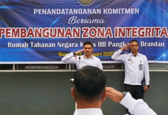 Karutan Pangkalan Brandan Erwin Siregar Gelar Upacara Penandatanganan Komitmen Bersama  Pembangunan ZI Menuju WBK dan WBBM