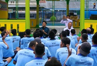 Erwin Siregar Kepala Rutan Pangkalan Brandan Laksanakan Kontrol dan Ramah Tamah kepada Warga Binaan.