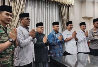 Walikota Depok Supian Suri bersama jajaran Forkopimda, tokoh agama, Kemenag dan perwakilan NU, Jum'at (28/2) malam