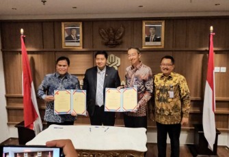 Menteri PKP Maruarar Sirait bersama Kasal Laksamana TNI Dr. Mohammad Ali dan Presdir BCA, Hendra Lembong