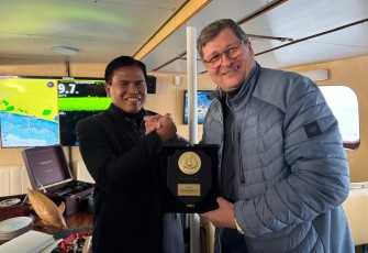 Kasal, Laksamana TNI Dr. Muhammad Ali (kiri) saat kunjungan resmi ke fasilitas industri pertahanan terkemuka di Jerman.