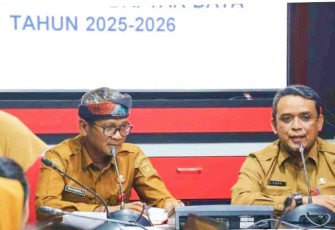 Kadis Kominfo Kota Tanjungpinang, Teguh Susanto  di Ruang Rapat Utama Kantor Bappelitbang kota Tanjungpinang.