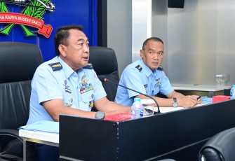 Kapok Sahli Koharmatau Kolonel Tek Arif Djoko Nugroho, S.T., saat memimpin Rakor UKP personel Koharmatau periode April 2026.