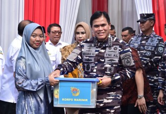 Kepala Staf TNI Angkatan Laut (Kasal) Laksamana TNI Dr. Muhammad Ali saat meresmikan Panti Asuhan Laksamana Muda Mas Pardi di Sidoarjo