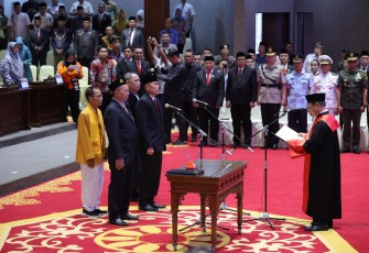 Wagub Kepri Hadiri Rapat  Paripurna Pengucapan Sumpah Anggota DPRD 