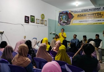 Ketua Komisi C Dewan Perwakilan Rakyat Daerah (DPRD) Jawa Timur, Adam Rusyidi saat serap aspirasi di desa larangan Sidoarjo, Kamis (3/7/2025). 