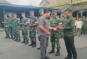 Kodim 0803/Madiun saat Gelar Pengecekan Ponsel Prajurit