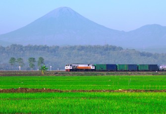Komitmen Keberlanjutan KAI Logistik Penguatan Moda KA, Digitalisasi, dan Aksi Hijau.