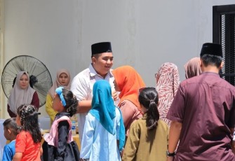 Bupati Bintan Roby Kurniawan menggelar Open House Idul Fitri 1446 H, Rabu (02/04) di Kediamannya. 