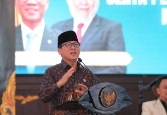 Mendes PDT Yandri Susanto saat Pelantikan Pengurus PABPDSI Kabupaten Jombang di pendopo Kabupaten Jombang, Jumat (27/6/2025).