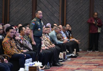 Panglima TNI Jenderal TNI Agus Subiyanto saat Hadiri APKASI Otonomi Expo 2025 di Nusantara Convention Hall, Indonesia Convention Exhibition (ICE) BSD, Tangerang, Banten, Kamis (28/8/2025).