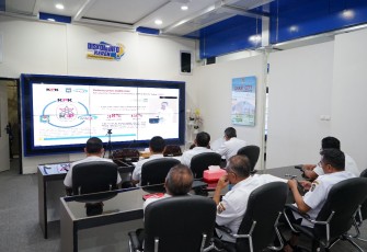 Pemkab Karanganyar mengikuti zoom meeting peluncuran indikator Monitoring Center for Prevention (MCP) 2025 oleh KPK, di ruang SIC Diskominfo Karanganyar, Rabu (532025).